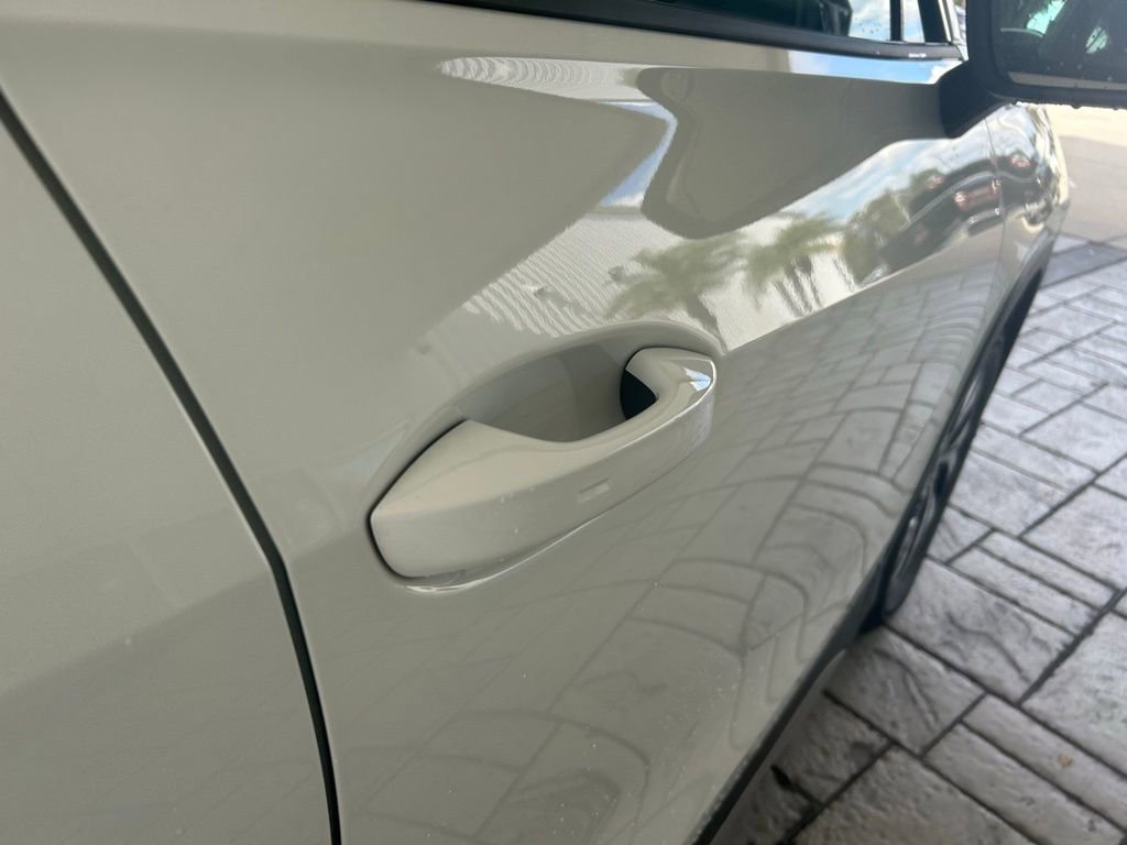 Used 2025 Volkswagen Tiguan S image 32