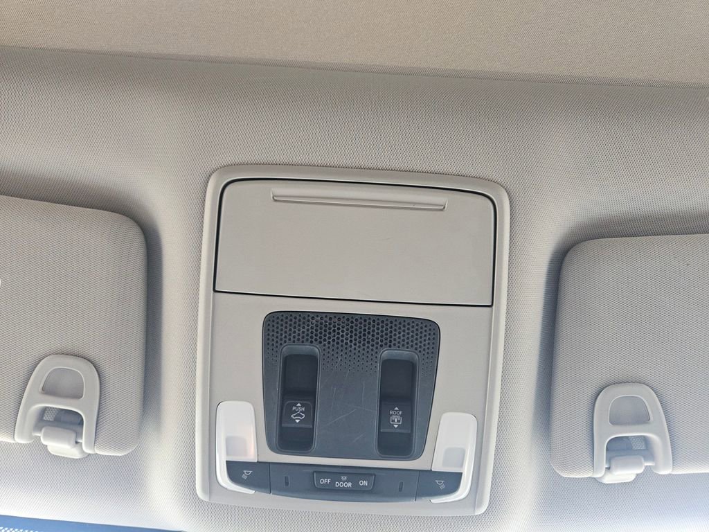 Used 2023 Honda Pilot Elite image 22