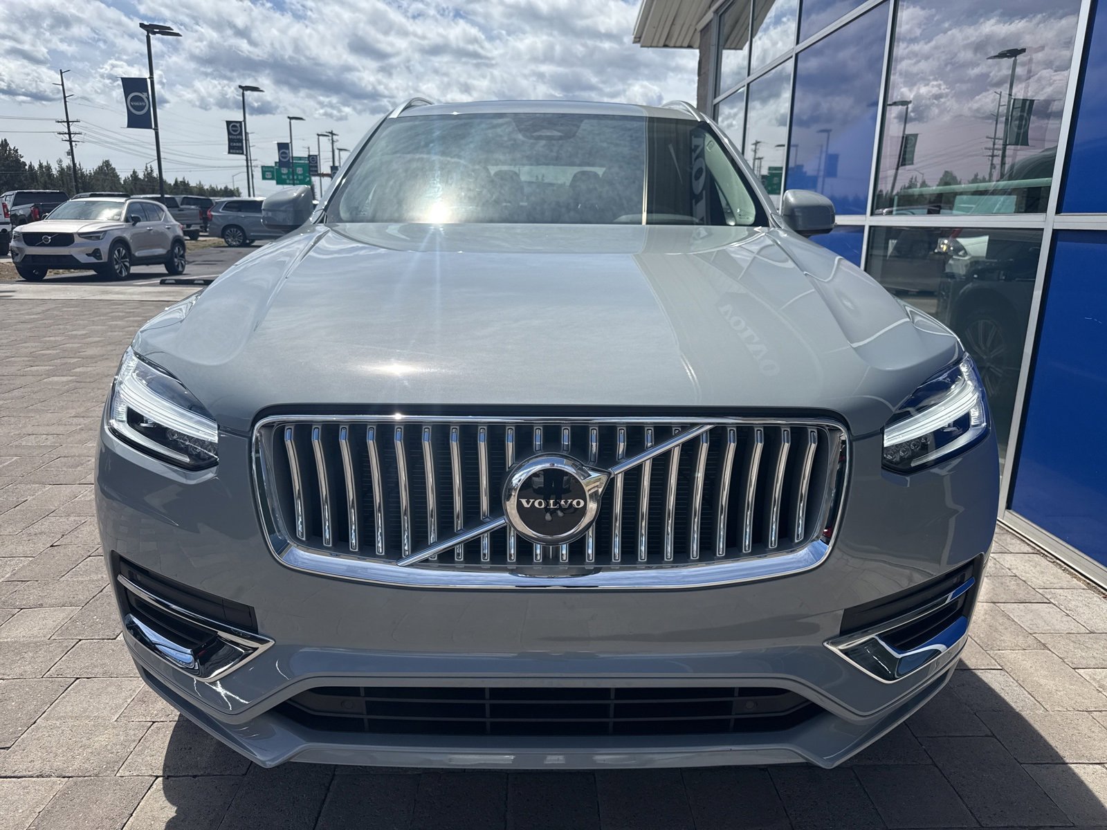 Used 2025 Volvo XC90 B5 Core image 6