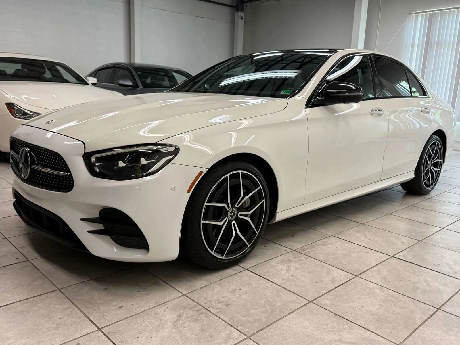 Used 2022 Mercedes-Benz E 350 Sedan w/ AMG Line Exterior image 3