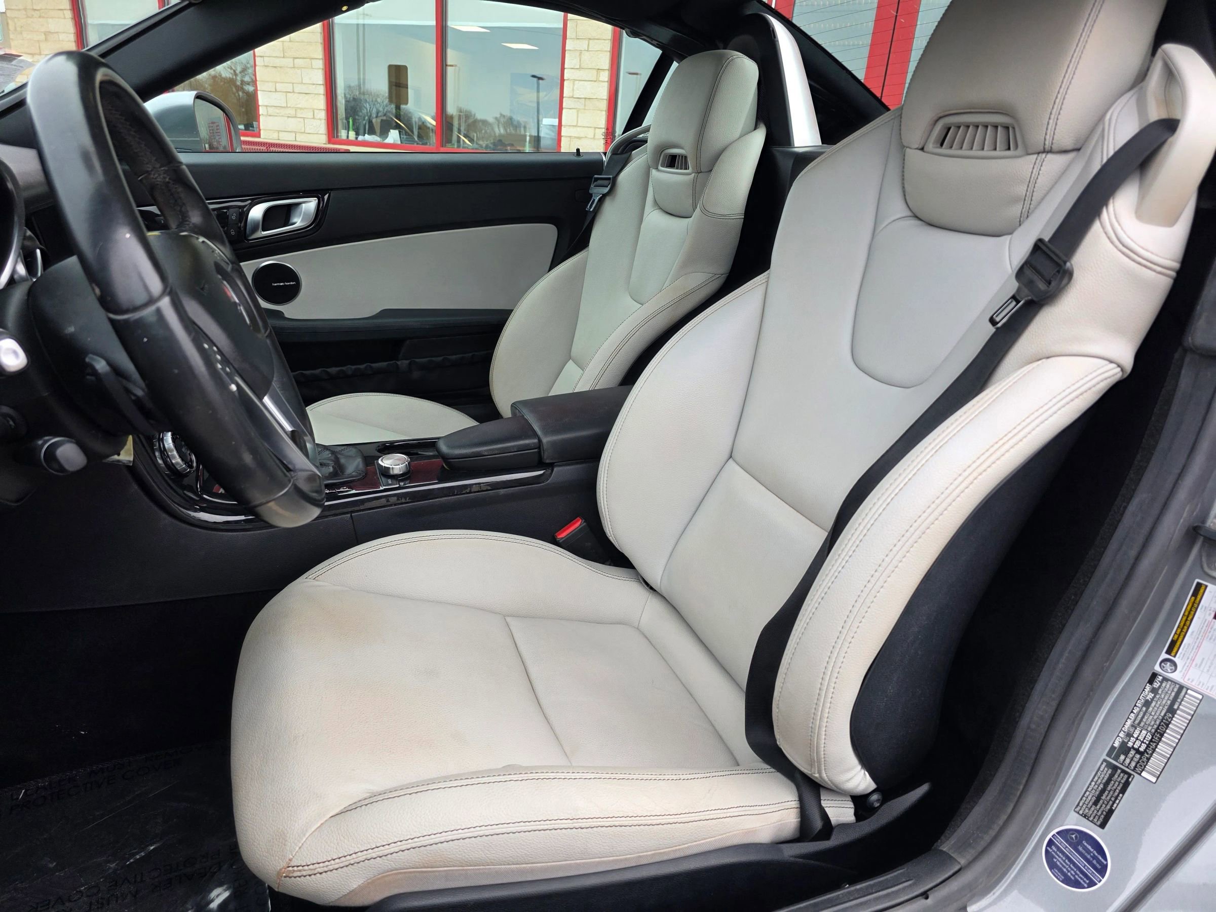 Used 2015 Mercedes-Benz SLK 250 w/ Premium Package image 7