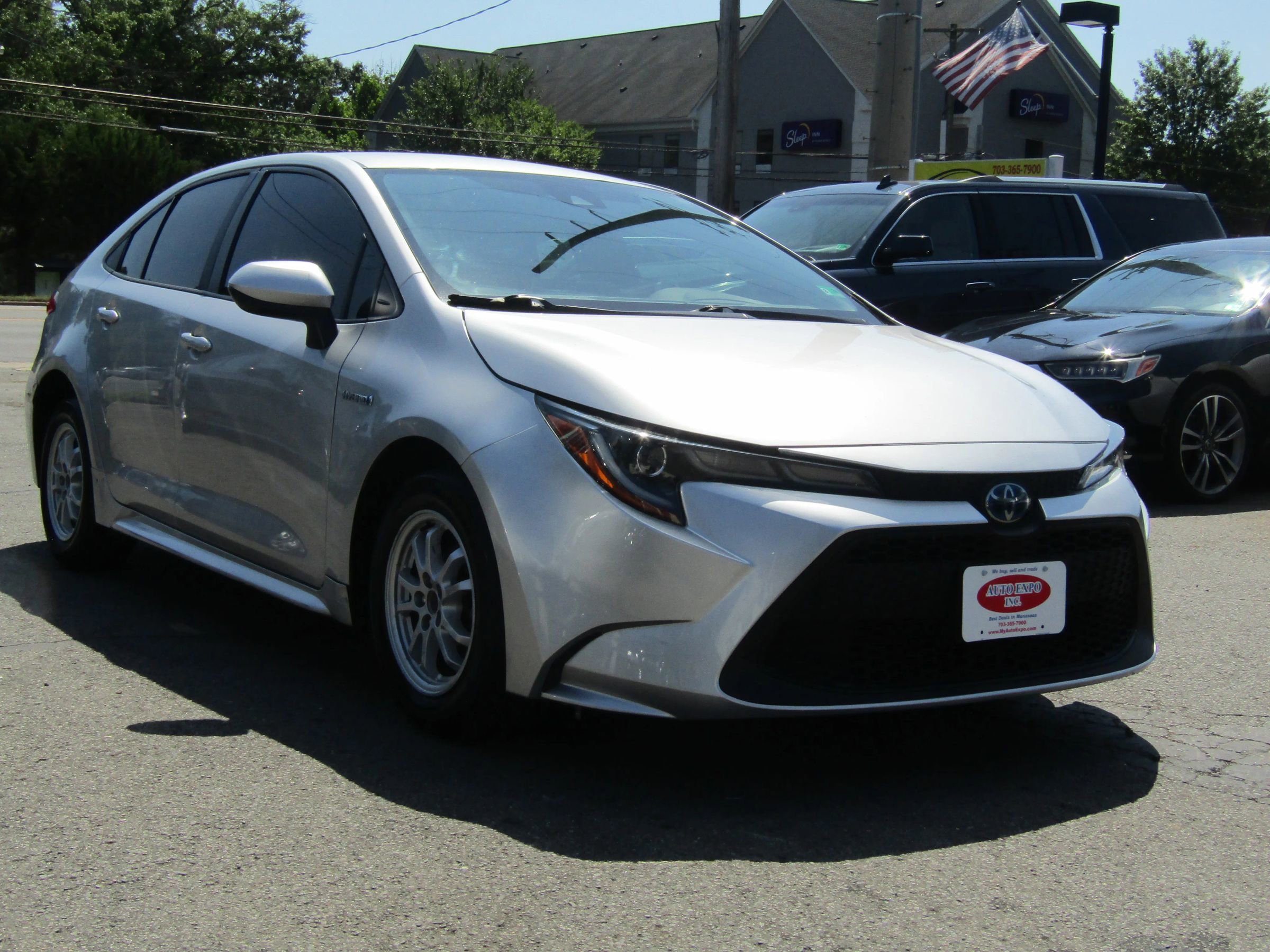 Used 2021 Toyota Corolla LE FWD image 1