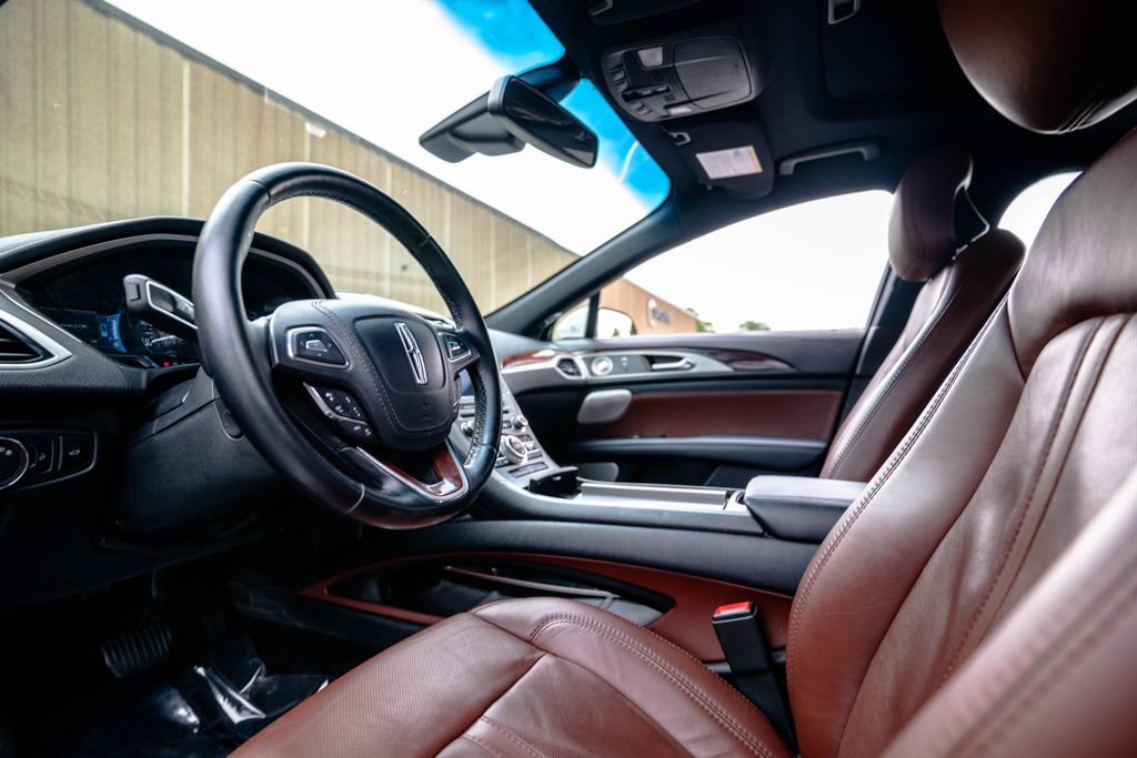 Used 2017 Lincoln MKZ Reserve w/ Luxury Package FWD image 5