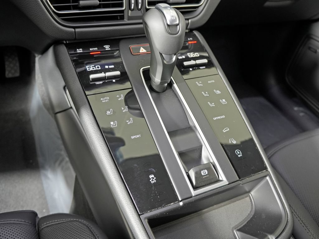 New 2026 Porsche Macan AWD/4WD image 29
