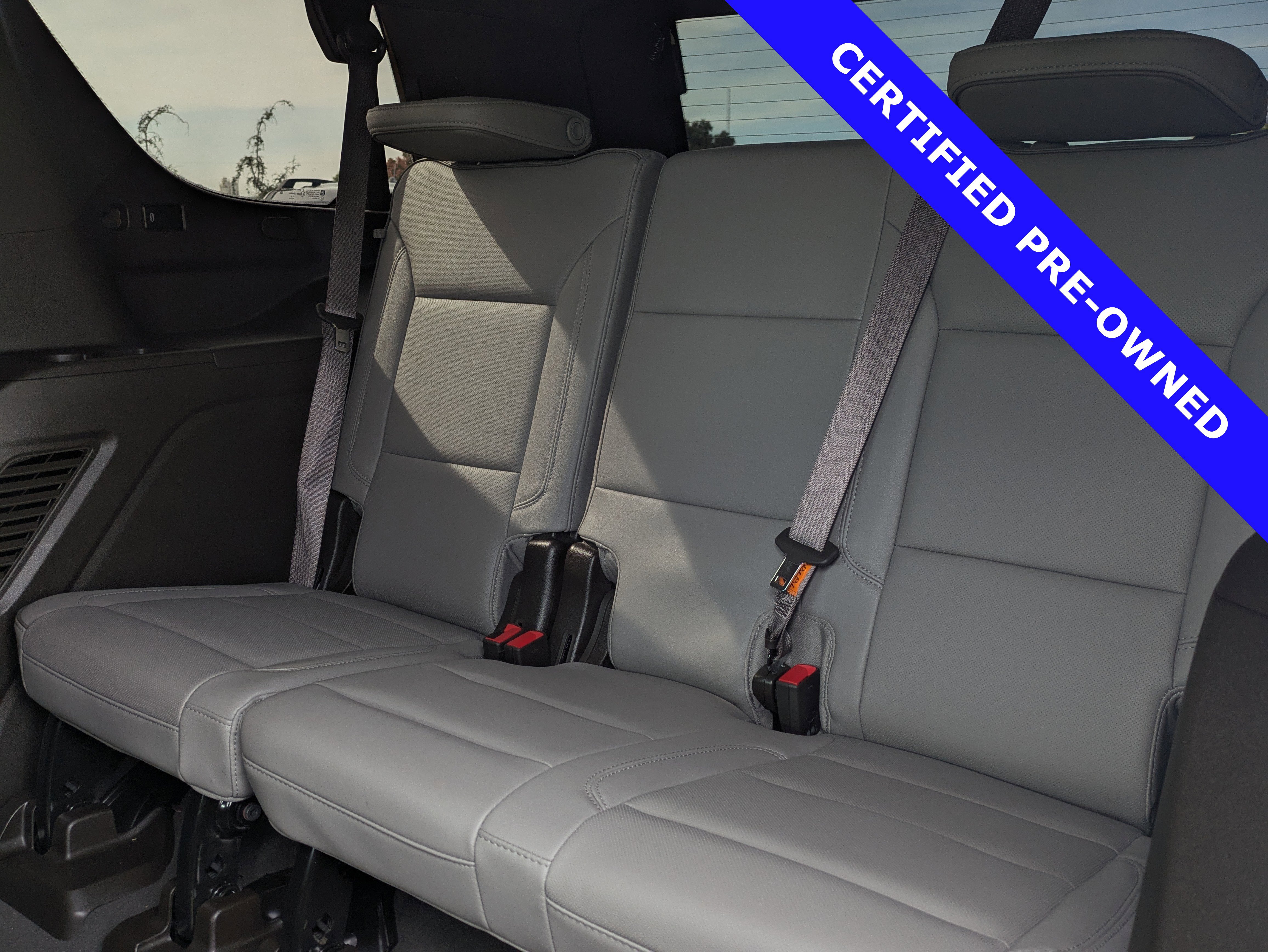 Used 2023 GMC Yukon SLT w/ SLT Luxury Package image 16