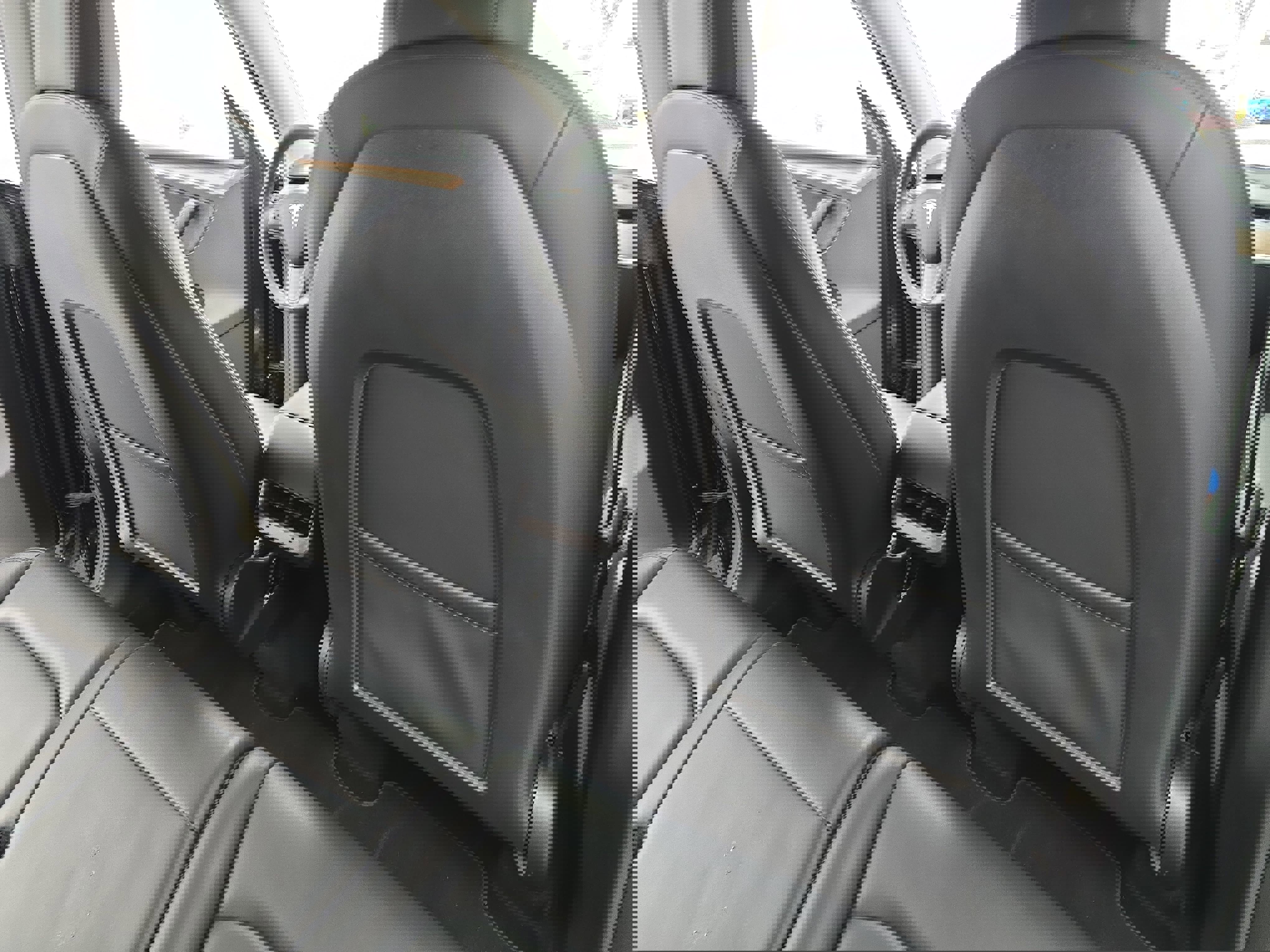 Used 2022 Tesla Model Y Long Range image 11