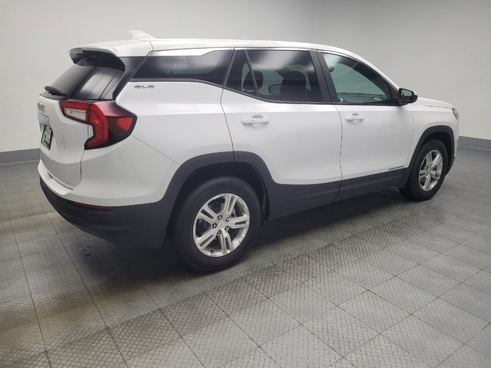 Used 2024 GMC Terrain SLE image 10
