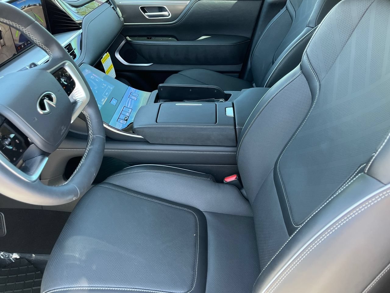 Used 2026 INFINITI QX80 Luxe w/ Cargo Package RWD image 17