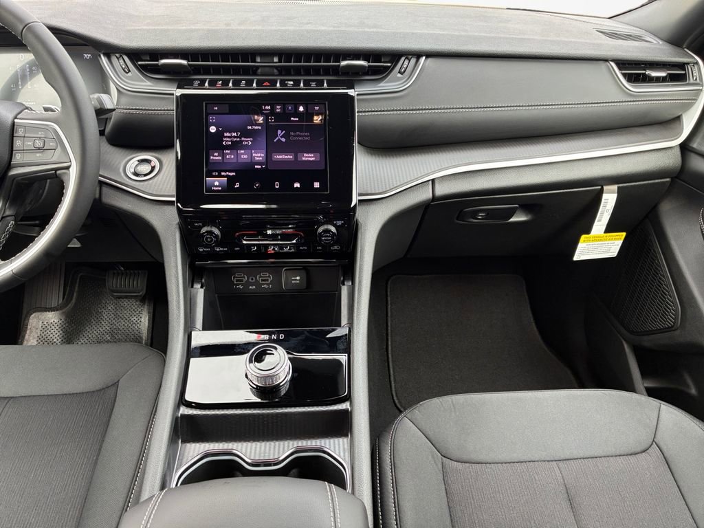 New 2026 Jeep Grand Cherokee Laredo RWD image 3