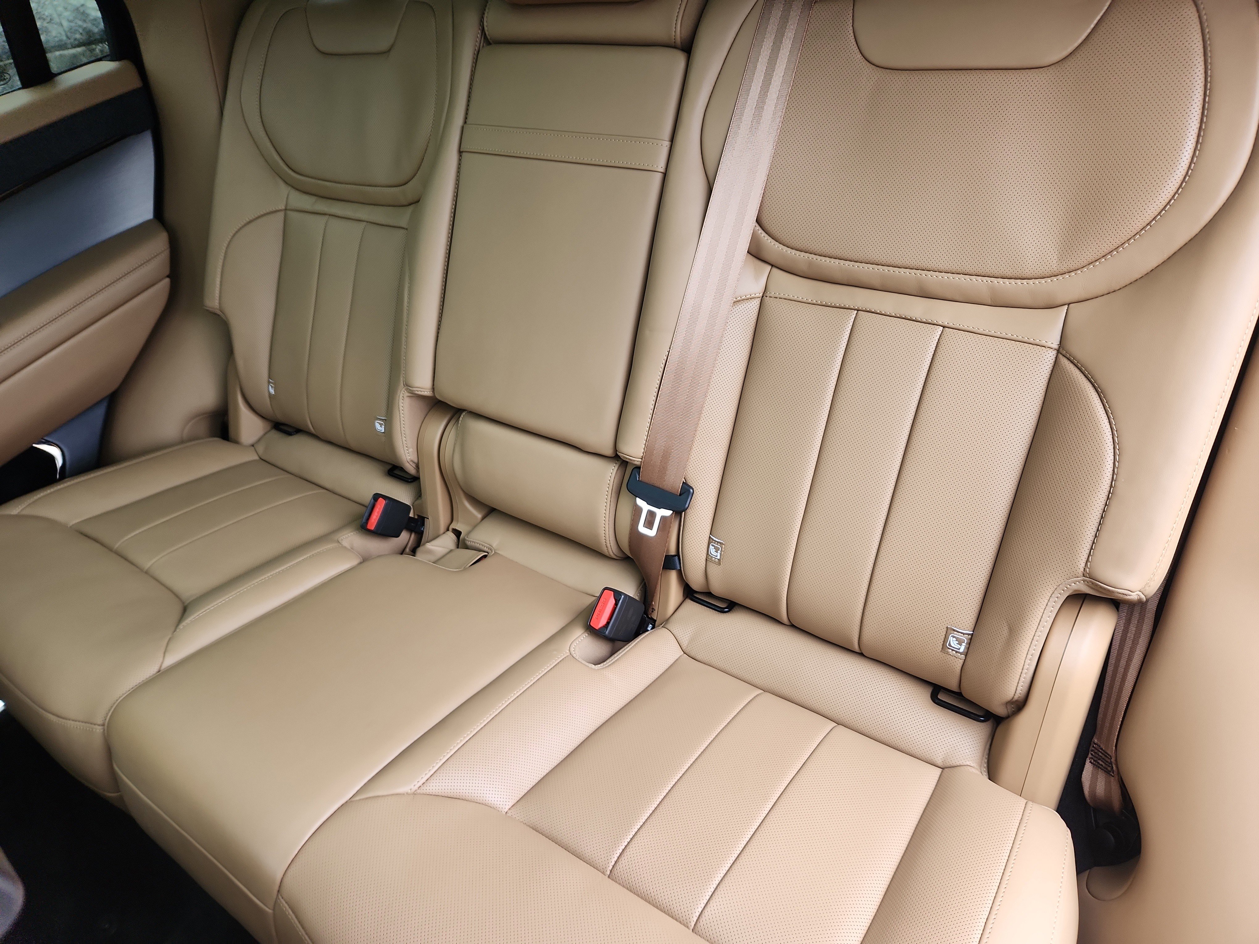 Used 2025 Land Rover Range Rover Sport SE image 26