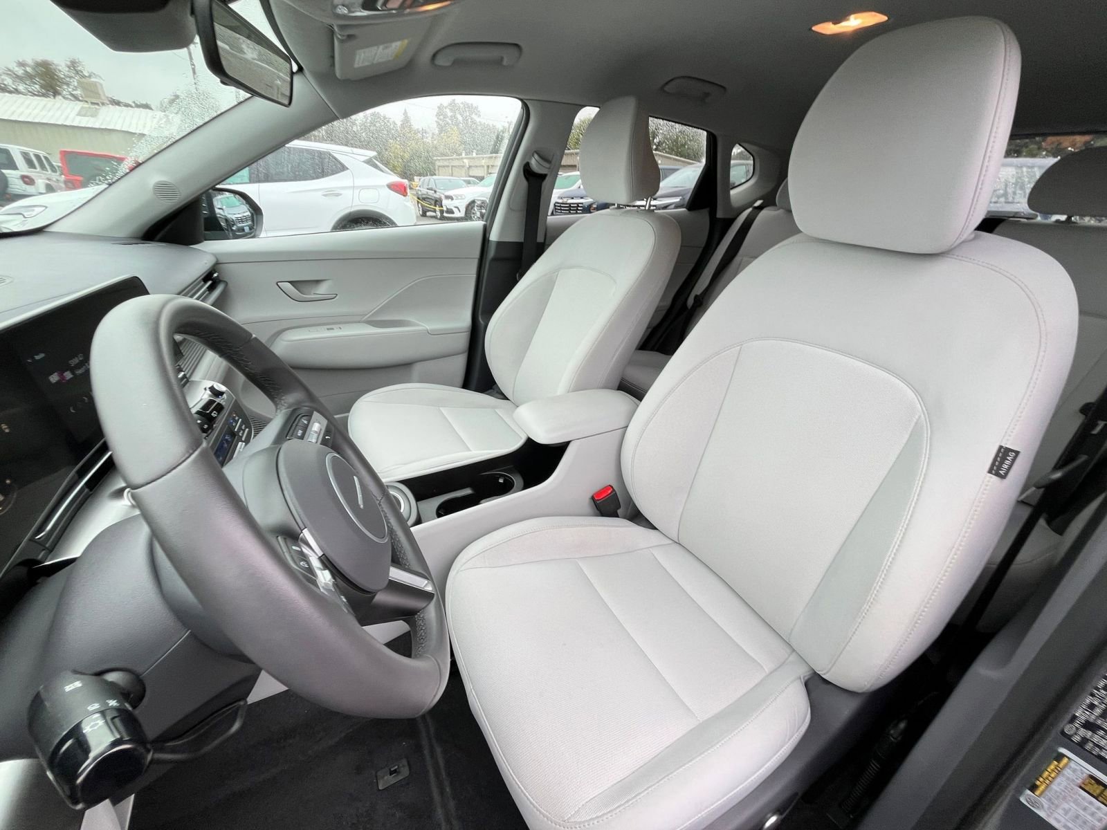 Used 2025 Hyundai Kona SEL image 36