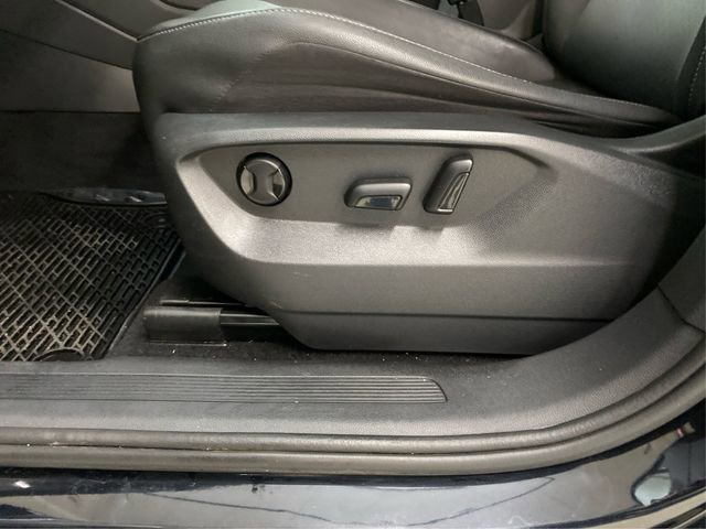 Used 2019 Volkswagen Tiguan SE image 23