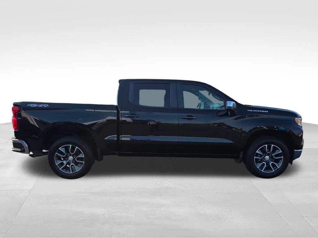 Used 2024 Chevrolet Silverado 1500 LT AWD/4WD image 7