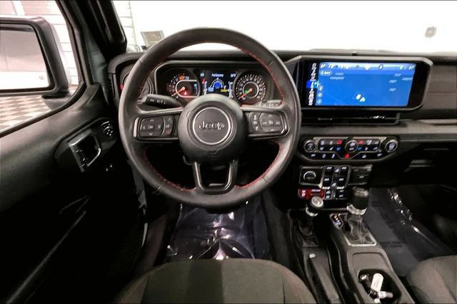 Used 2024 Jeep Wrangler Unlimited Rubicon w/ Dual Top Group AWD/4WD image 6