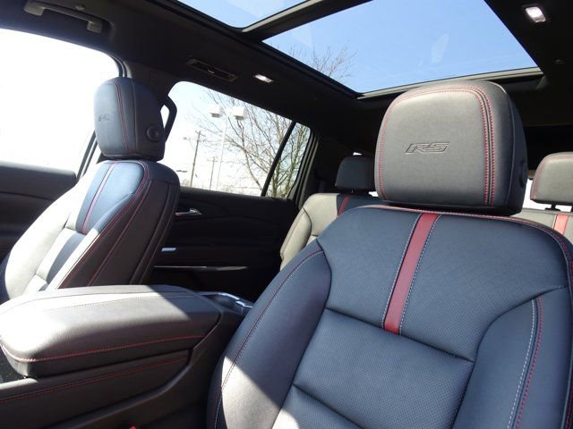 Certified 2024 Chevrolet Traverse RS image 12