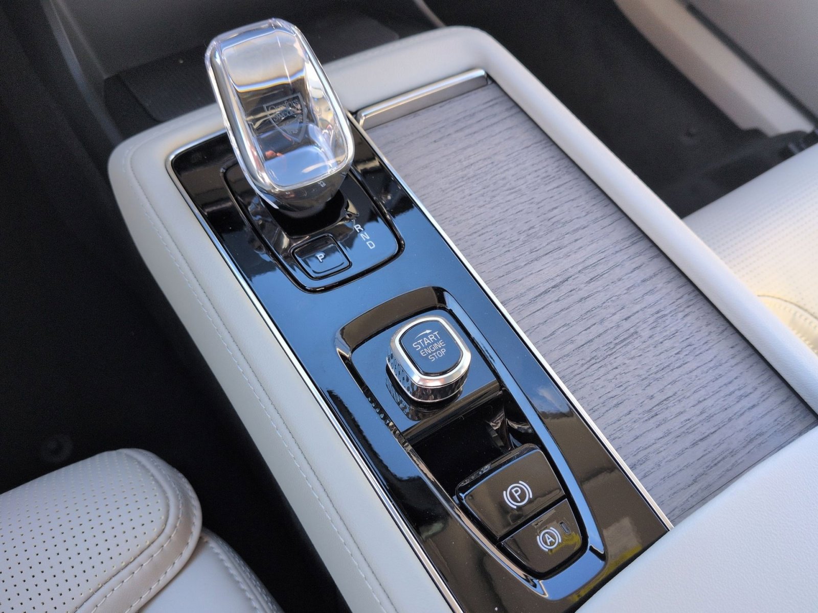 New 2026 Volvo XC90 B6 Ultra w/ Protection Package Premier image 22