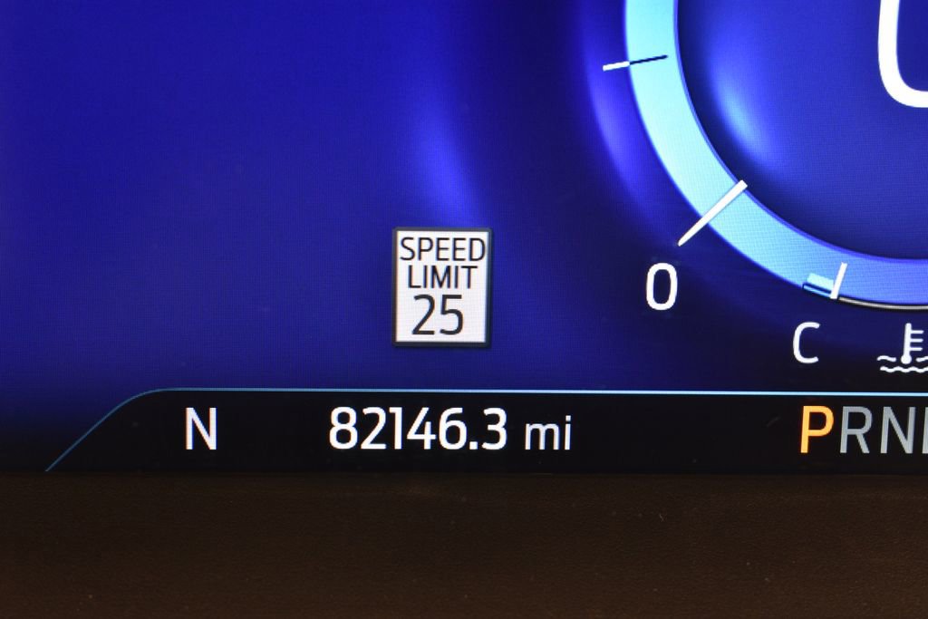 Used 2020 Ford Explorer Platinum w/ Premium Technology Package image 21