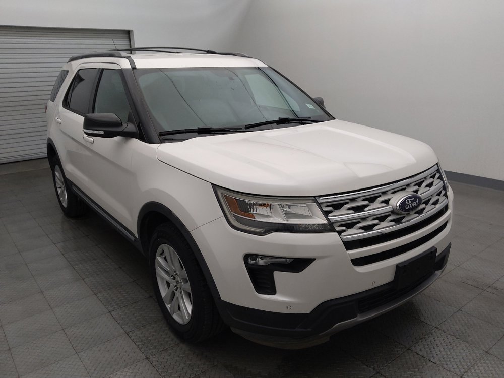 Used 2019 Ford Explorer XLT w/ Equipment Group 202A AWD/4WD image 13