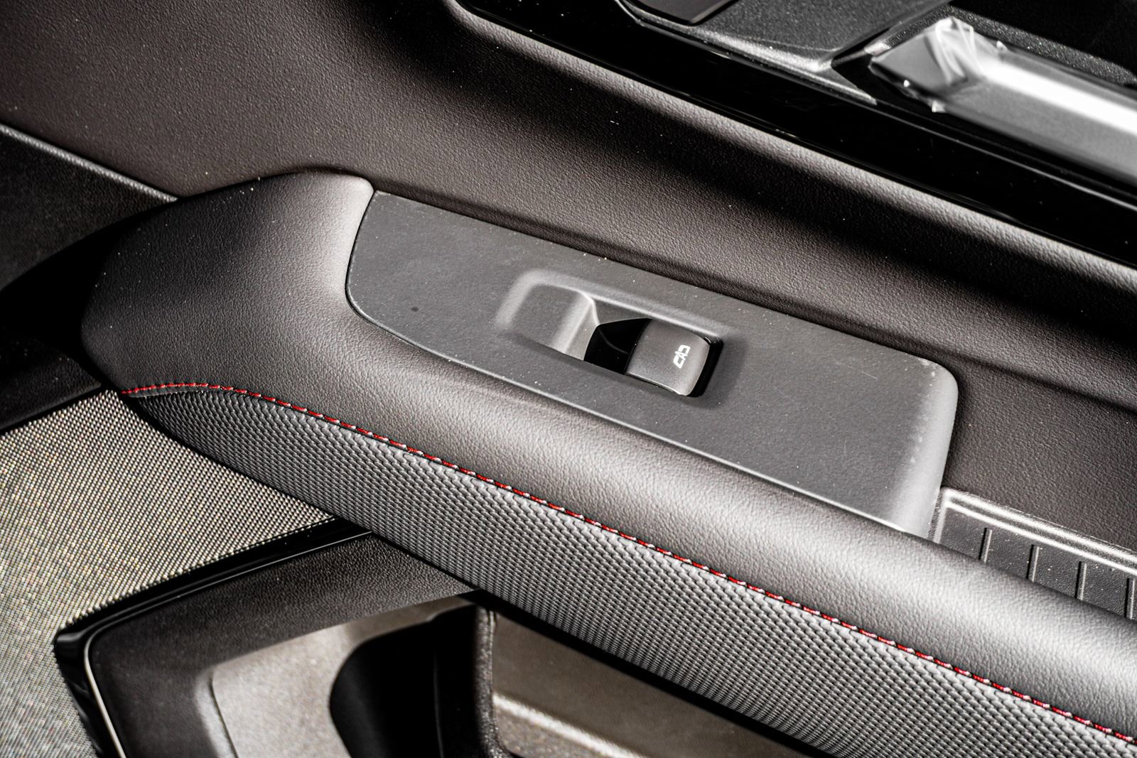 New 2026 Chevrolet Suburban RST w/ RST Capability Package image 44