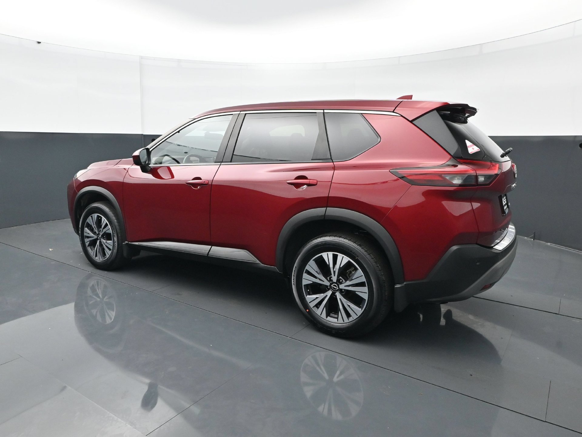 Used 2023 Nissan Rogue SV AWD/4WD image 4