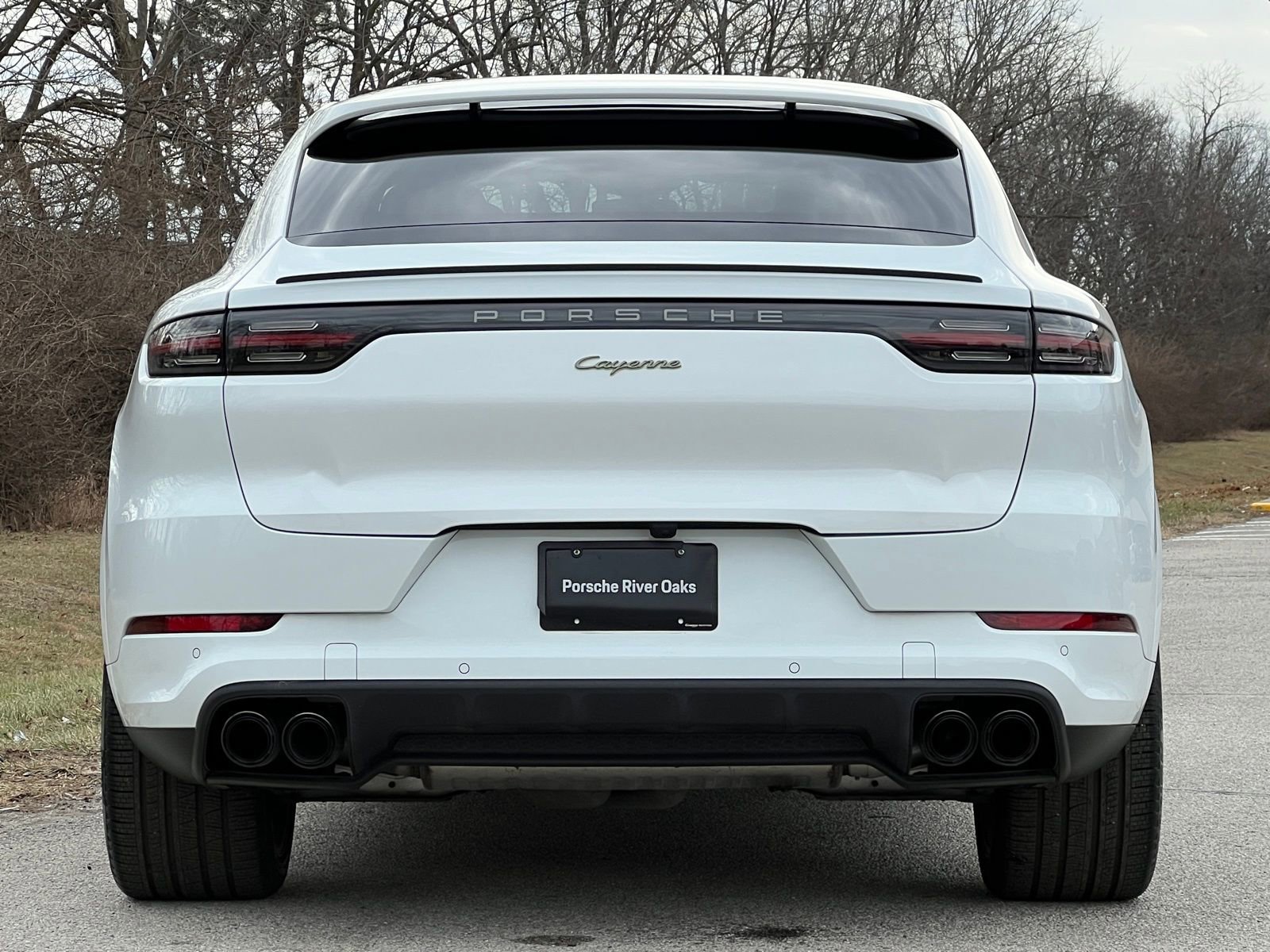 Certified 2023 Porsche Cayenne Platinum Edition image 8