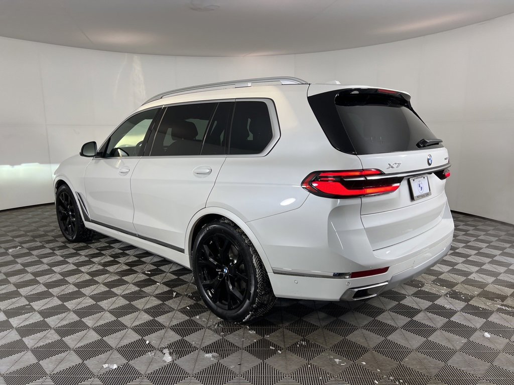 Used 2026 BMW X7 xDrive40i w/ Premium Package image 11