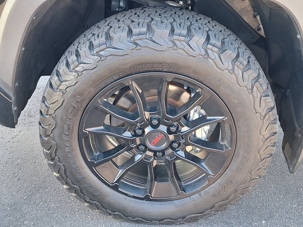Used 2022 Toyota Tundra Limited w/ TRD Off-Road Package AWD/4WD image 35