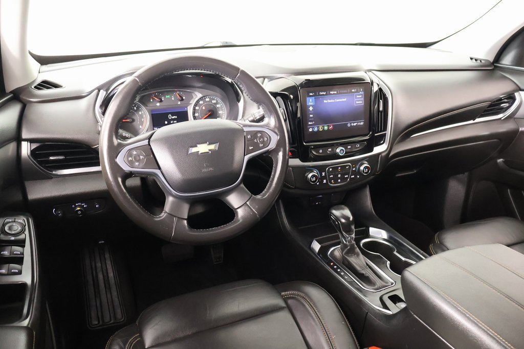 Used 2021 Chevrolet Traverse LT image 2
