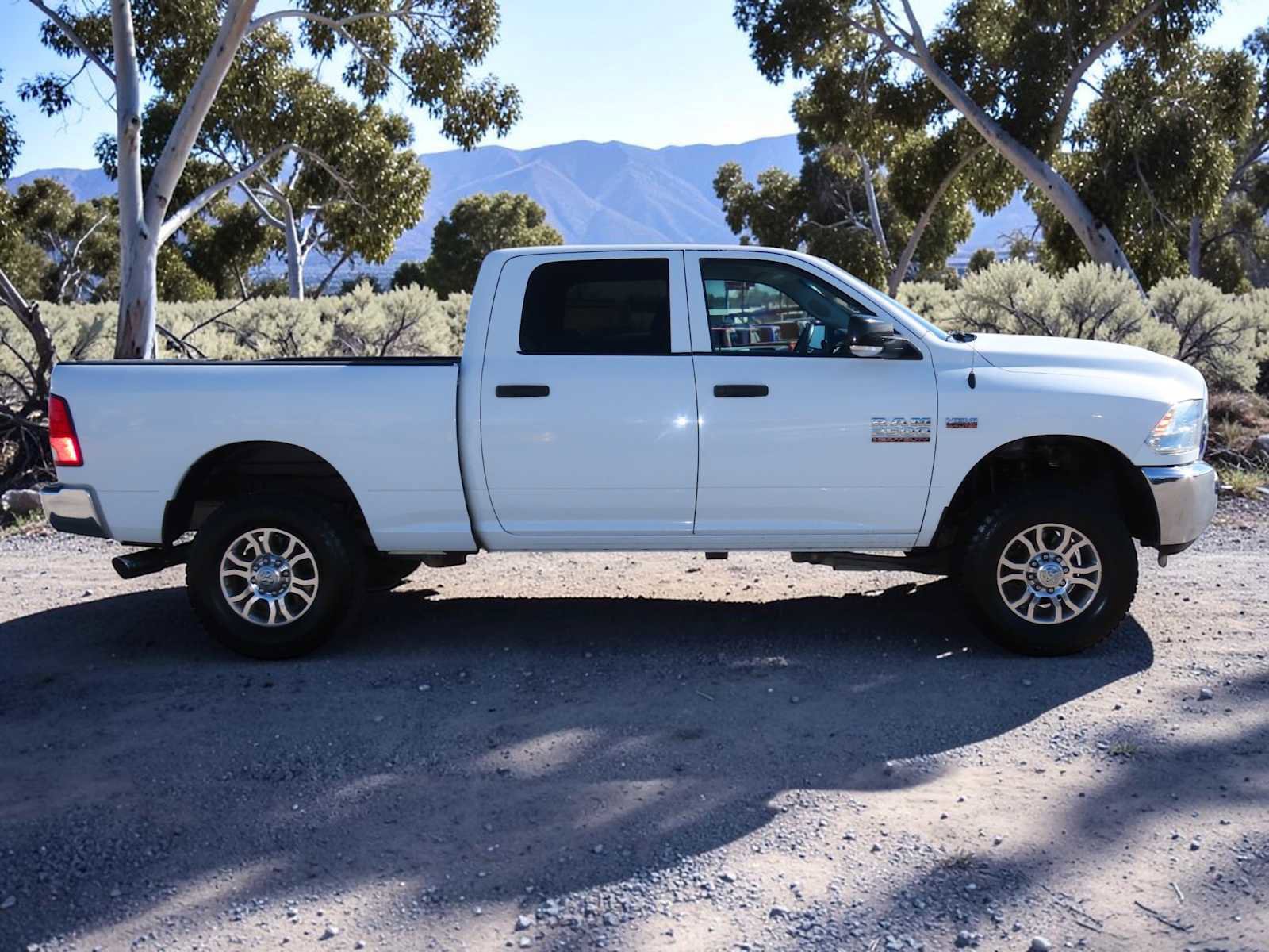 Used 2016 RAM 2500 Tradesman w/ Chrome Appearance Group AWD/4WD image 7