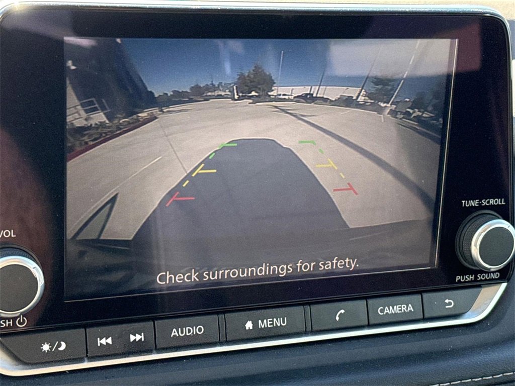 Used 2023 Nissan Rogue S image 13