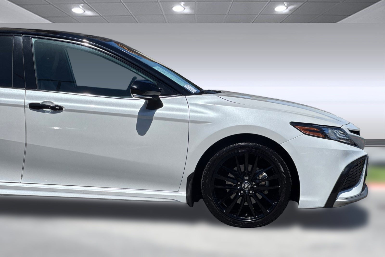 Used 2023 Toyota Camry XSE FWD image 33