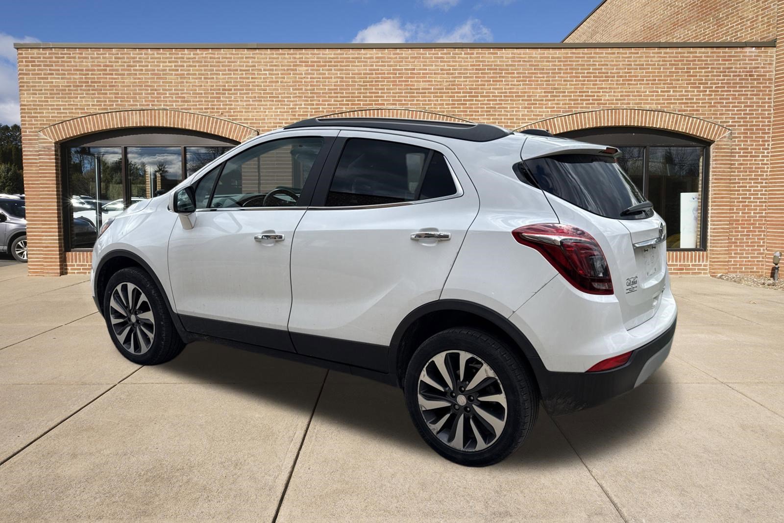 Used 2021 Buick Encore Preferred AWD/4WD image 5