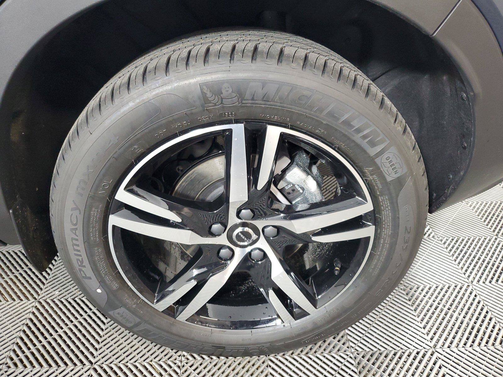 Certified 2026 Volvo XC40 B5 Core AWD/4WD image 11