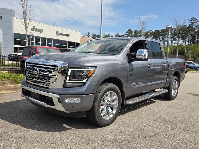 Used 2020 Nissan Titan SL w/ Moonroof Package AWD/4WD image 4