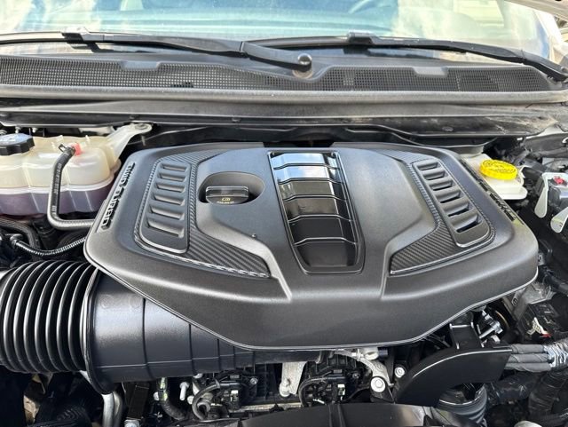 Used 2023 Jeep Wagoneer L Series II RWD image 15