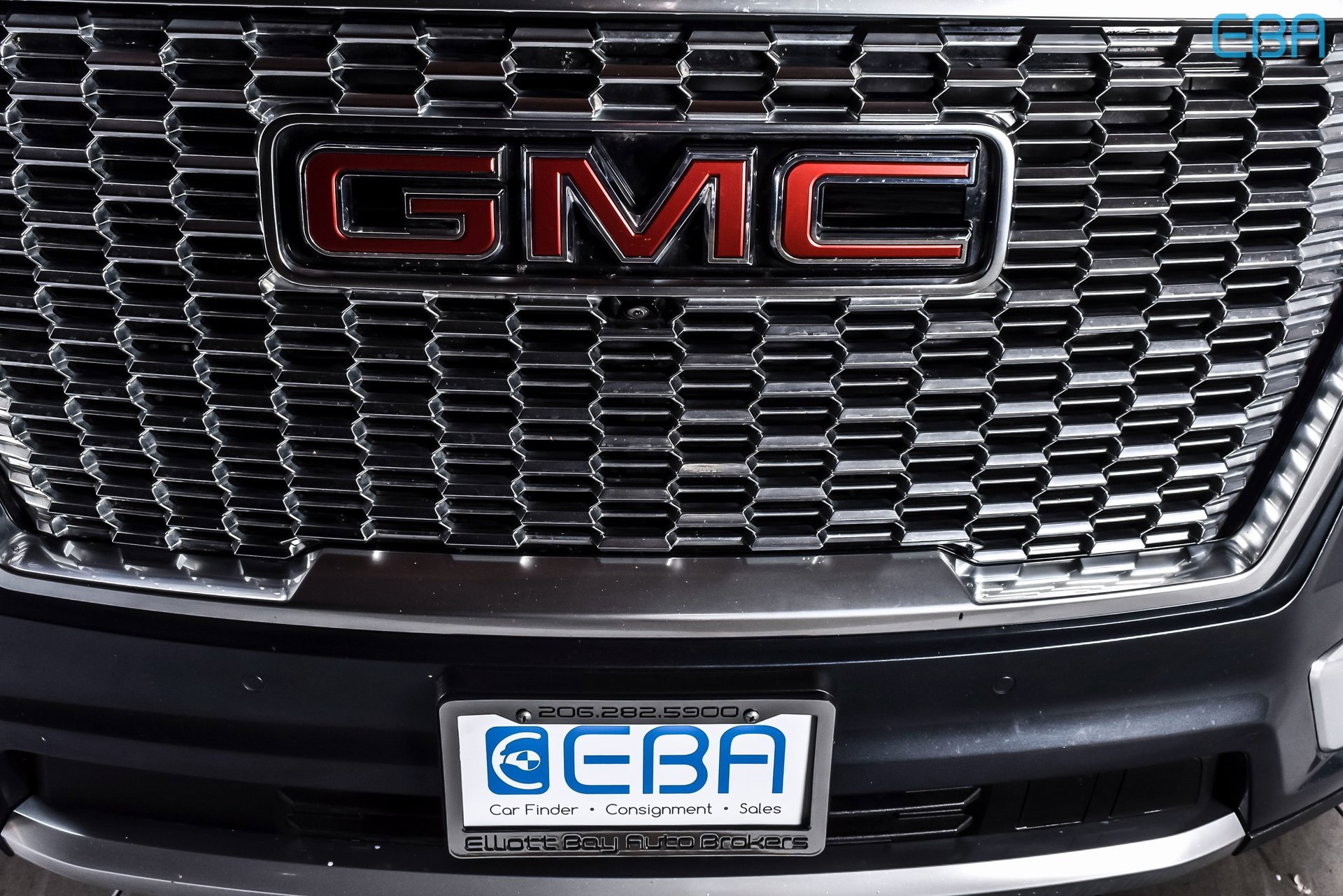 Used 2021 GMC Yukon Denali w/ Denali Premium Package image 10