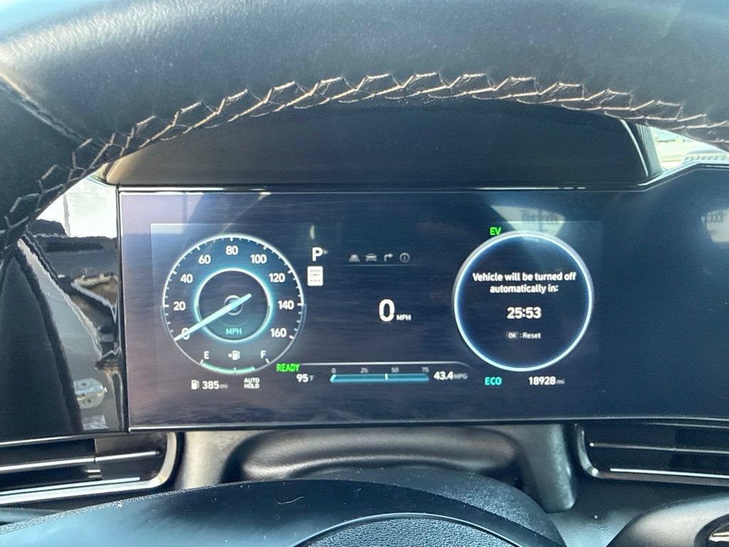 Used 2025 Hyundai Elantra SEL FWD image 19