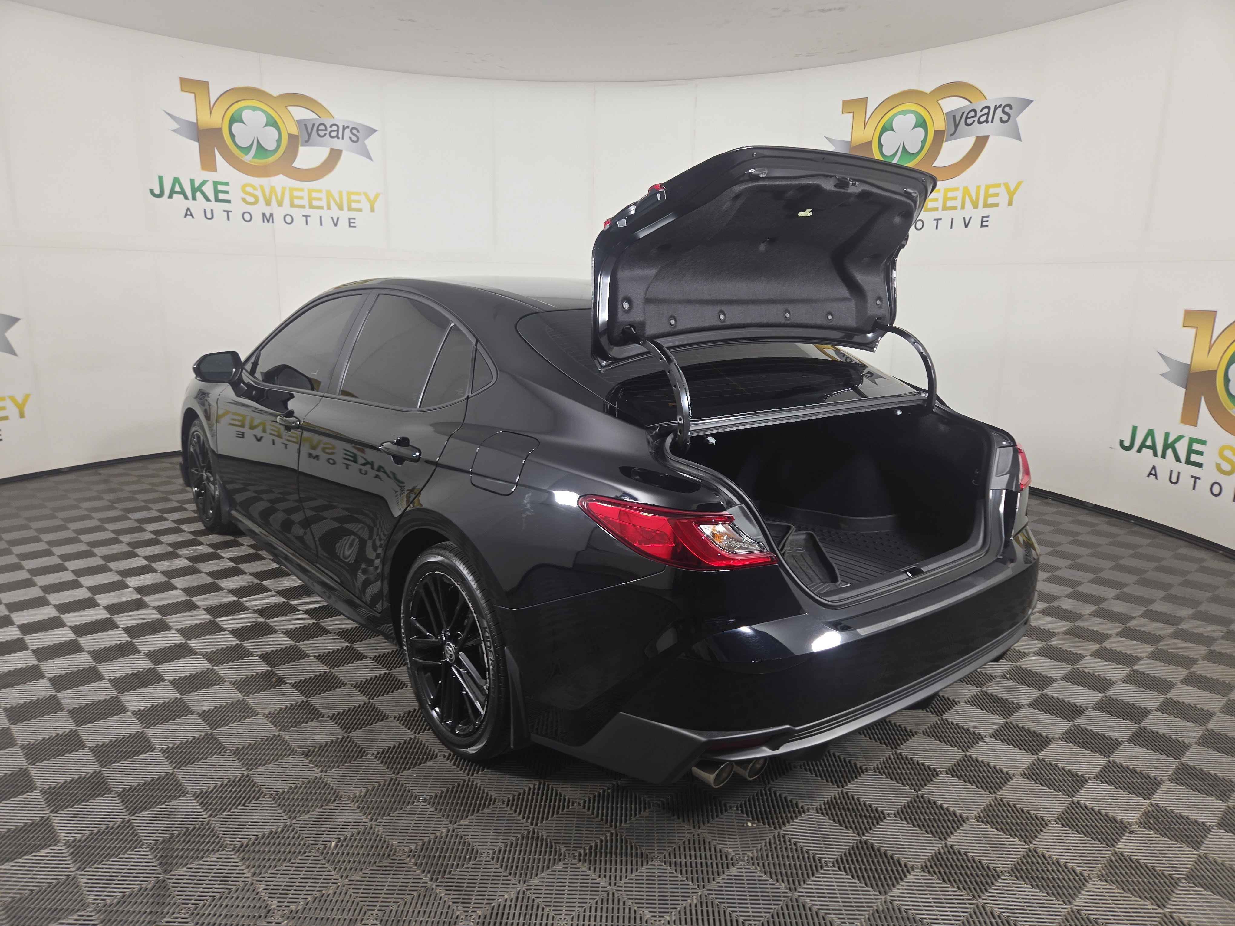 Used 2025 Toyota Camry SE FWD image 30