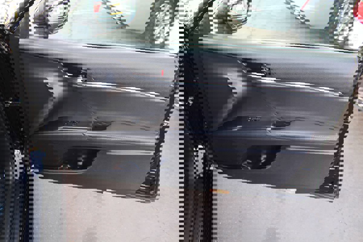 Used 2021 Toyota Camry XLE image 19