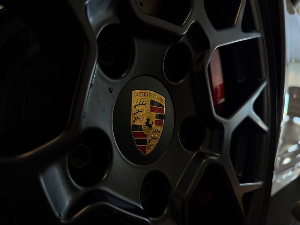 Used 2024 Porsche 911 Carrera GTS image 39