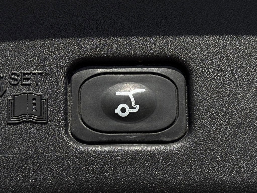 Used 2024 Lincoln Nautilus Reserve w/ Equipment Group 202A image 30