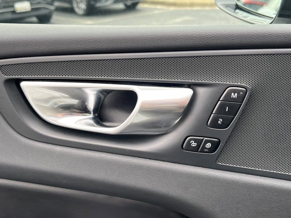 Certified 2023 Volvo XC60 B5 Plus w/ Climate Package image 36