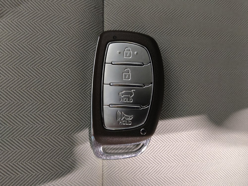 Used 2020 Hyundai Ioniq SE image 32