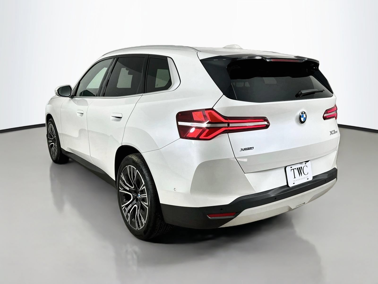 Used 2025 BMW X3 xDrive30i AWD/4WD image 7