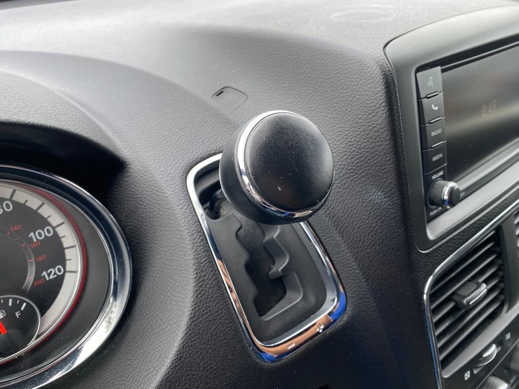 Used 2019 Dodge Grand Caravan SXT w/ Mopar Premium Addition Group image 17