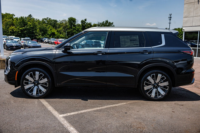New 2025 Mitsubishi Outlander AWD image 8