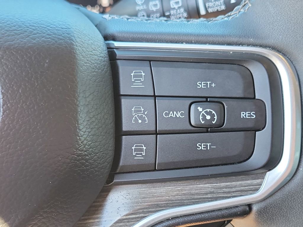 Used 2024 Jeep Wagoneer Series III w/ Flexible Seating Group image 17