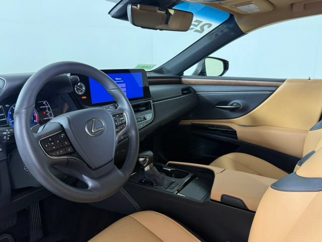 Used 2025 Lexus ES 350 w/ Premium Package FWD image 4