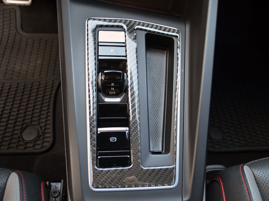 Used 2022 Volkswagen GTI SE FWD image 19