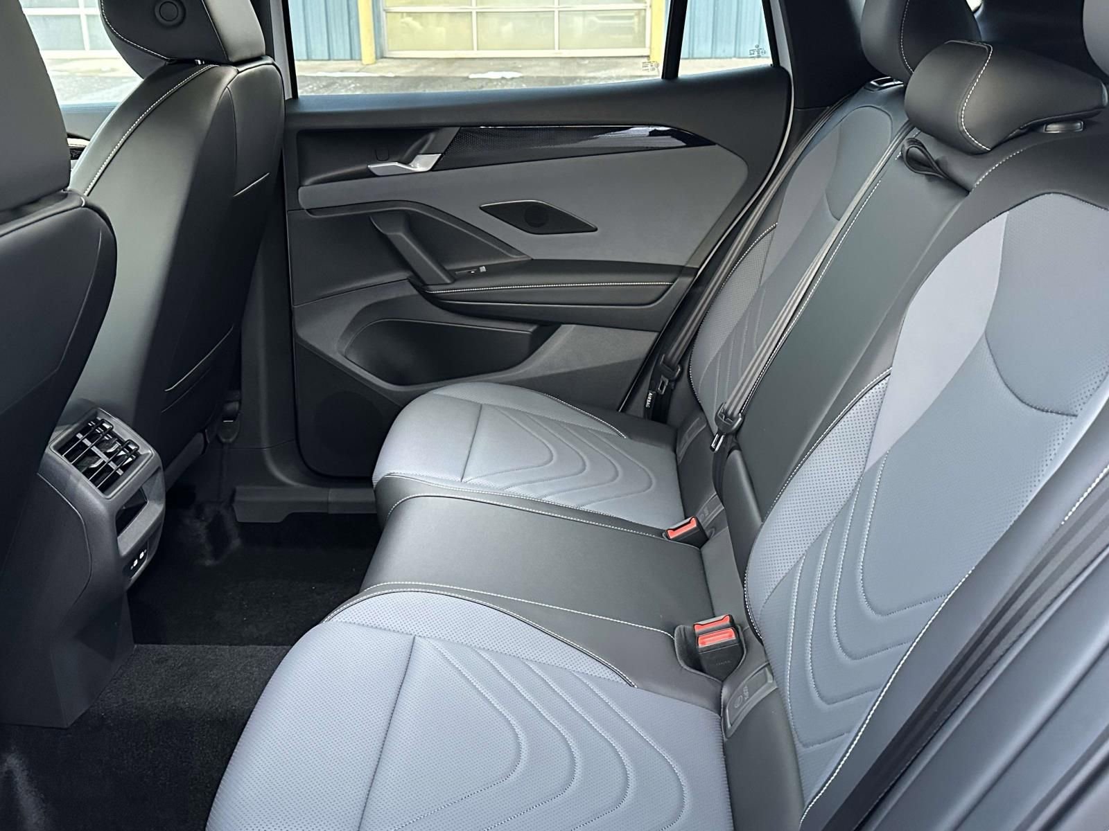 New 2026 Volkswagen Tiguan SE R-Line image 13